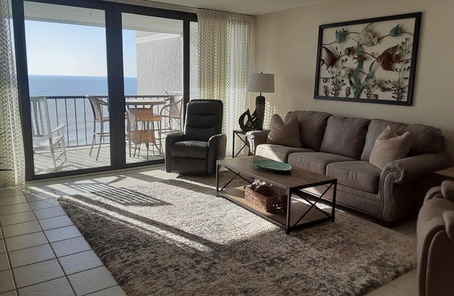 Oceanfront 2 Bedroom, 2 Bath, Immaculate Condo