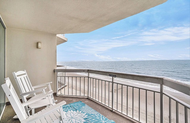 Oceanfront 2bed/2bath-Water's Edge Resort-611 Indoor/Outdoor Pool & Hot Tub