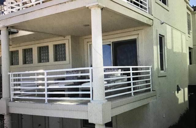 Oceanfront 6 bedroom 4 Bathroom Townhouse with Spectacular Views!