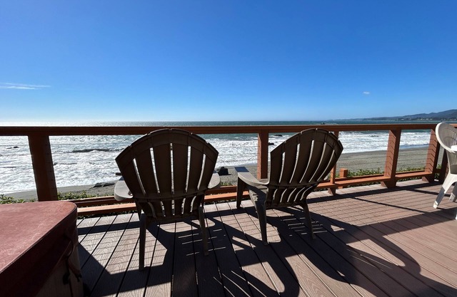 Oceanfront Cabin 10 Jacuzzi Breathtaking Views