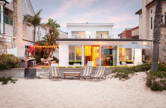 Oceanfront.Classic.Stylish single family beach house. No crazy boardwalk.