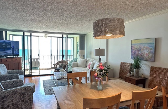 Oceanfront Condo with Pool, Tennis/Pickleball, Cabana