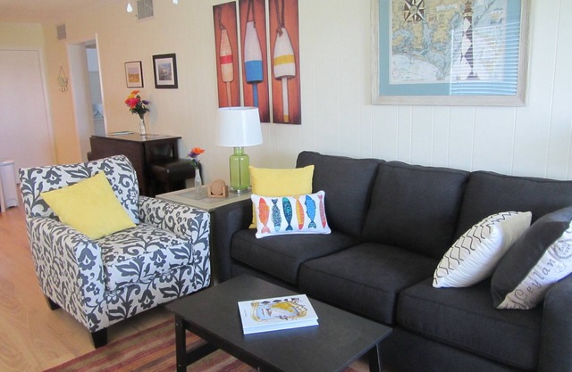 Oceanfront Complex, Amazing Ocean & Sound Views, 3rd Floor Southwinds, 2 Pools!