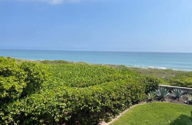 Oceanfront Condo on Hutchinson Island w/Pool