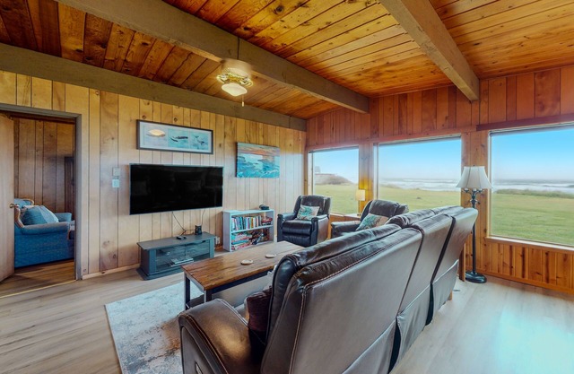 Oceanfront, Dog-Friendly Home with Fireplace, Ocean View, Beach Access & WiFi