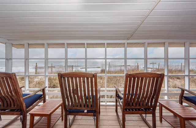 Oceanfront- Edisto Beach Cottage-Screen porch