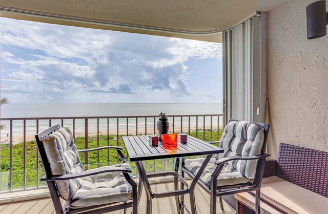 Oceanfront Fort Pierce Condo: Pool & Beach Access!