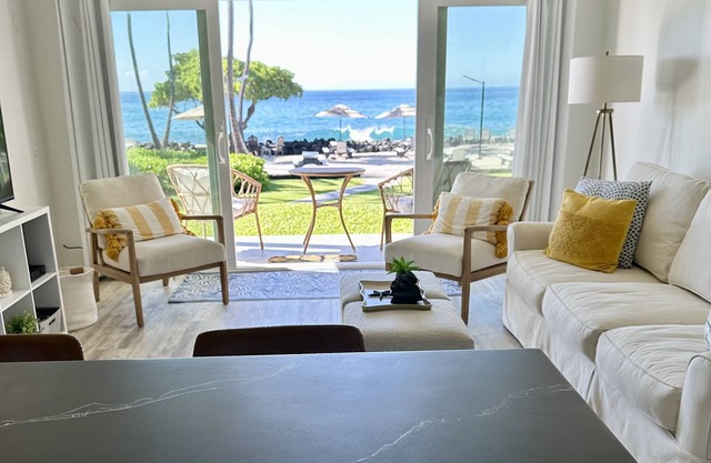 Oceanfront ground level recent remodel at Kona Isle