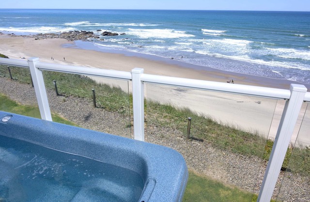 Oceanfront, Hot Tub, Onsite Pool | Pacific Pearl