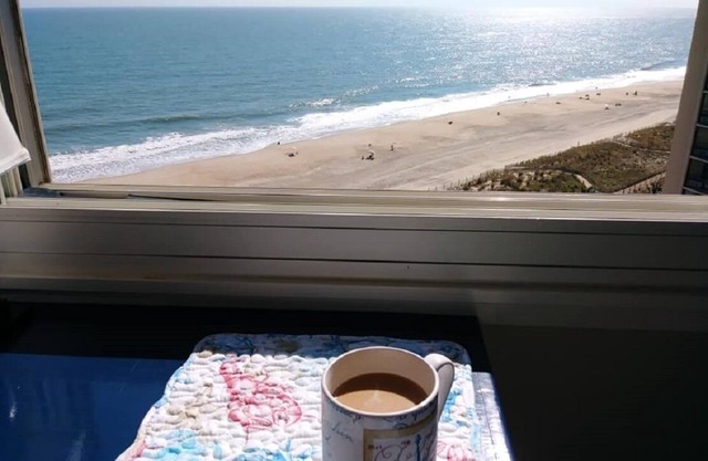 Oceanfront ~Hypnotizing Ocean Waves & Stunning Sunrises! Pool~Linens~Smart TV