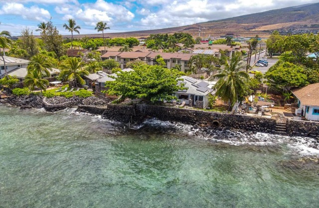 Oceanfront Lahaina Front Street Private Home