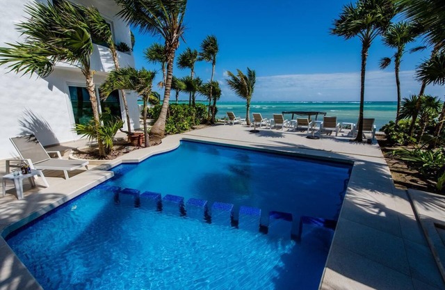 Oceanfront Lux Villa w/Infinity Pool! Book memorable services/tours!Onsite staff