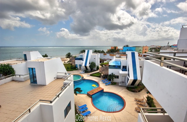 Oceanfront Luxury Townhome Condo Wifi 3 Smart TV'S Pool & Spa