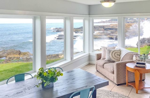 Oceanfront Main floor Duplex in the heart of Yachats
