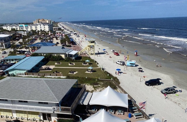 Oceanfront Penthouse Panoramic Views ! New Smyrna Beach Walk To Flagler Ave