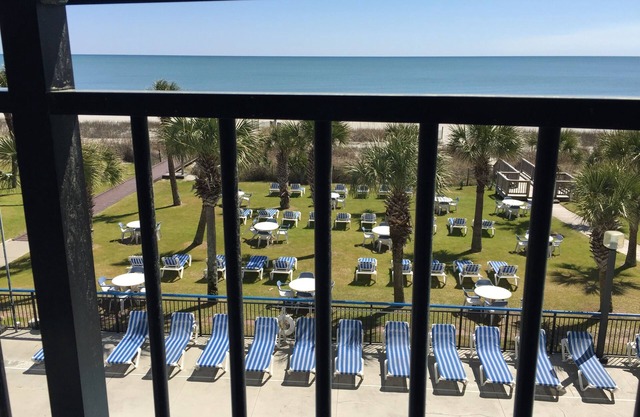 Oceanfront! Prime Location! King Bed! On Ocean Boulevard!