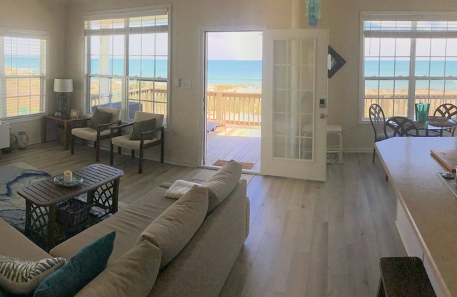 OCEANFRONT, Chic Décor, Private Beach Access!