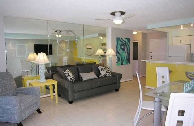 Oceanfront Walkout on to beach, 2 Bdrm