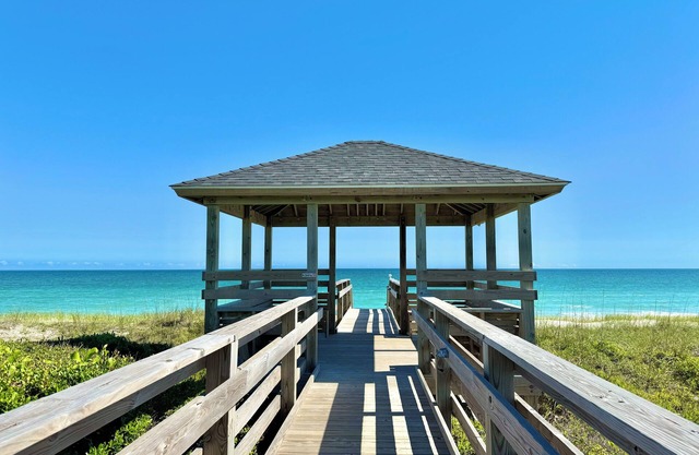 OCEANSIDE COMMUNITY Private Beach Access Pool WiFi Kitchen BBQ Grill