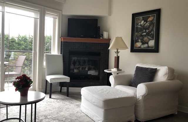 Oceanside Penthouse Studio in Sidney BC
