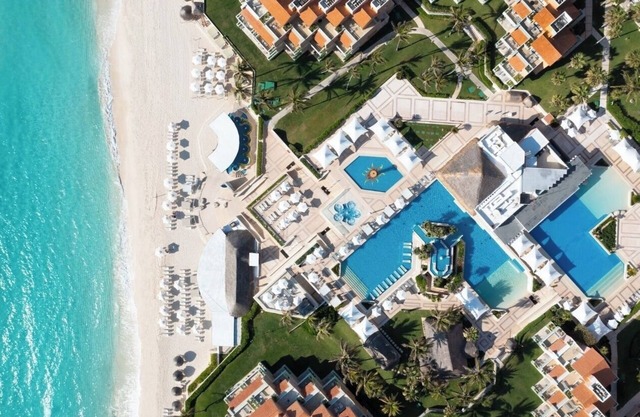 Oceanview 3-Room Luxury Suite + Soaking Tub - Wyndham Grand Cancun Resort