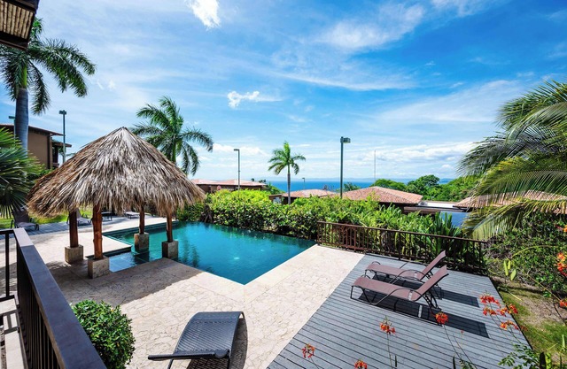 Oceanview Condo w - Pool & BBQ Grill