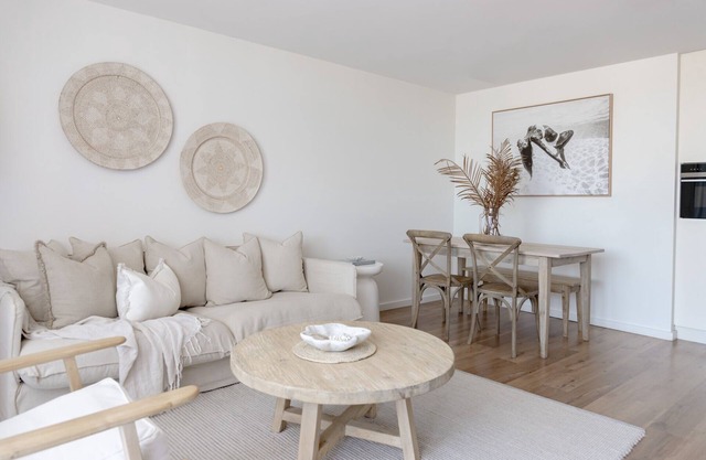 Oceanview Kiama right in town opposite beach+parking walk to blowhole/cafes/shop