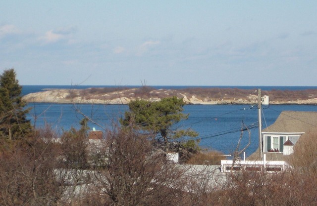 Oceanview Kingsize South End Studio NO FINAL CLEANING FEE