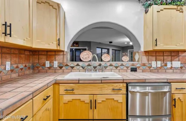 Ocotillo Ranch, relax, enjoy the majestic mountains, wildlife and best sunsets.