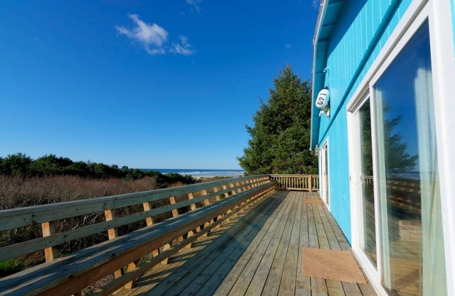 Octalope 6Bd/4Ba Oceanfront, Hot tub, Arcade, Deck