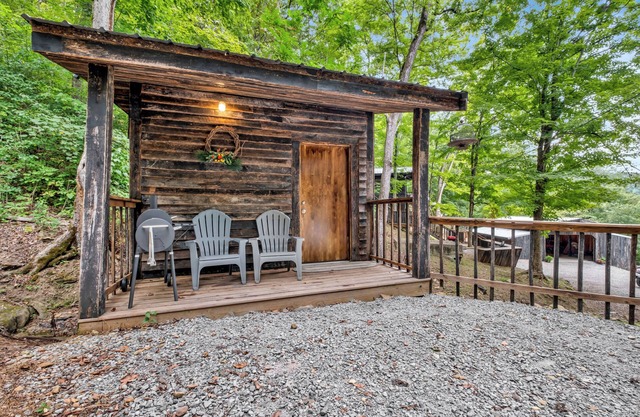 Ohio Starlight Glamping Cabins