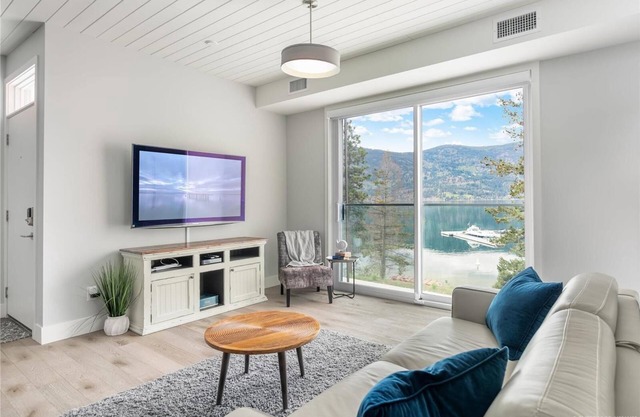 Okanagan Lake Front Condo