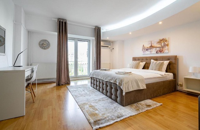 Old City Center River View-4BR-Parliament-Metro-Park