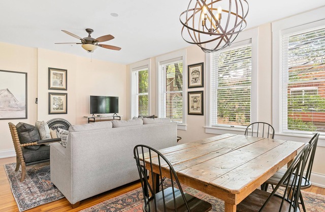 Old Met #202 | 1 BR Corner View Overlooking Downtown Mall