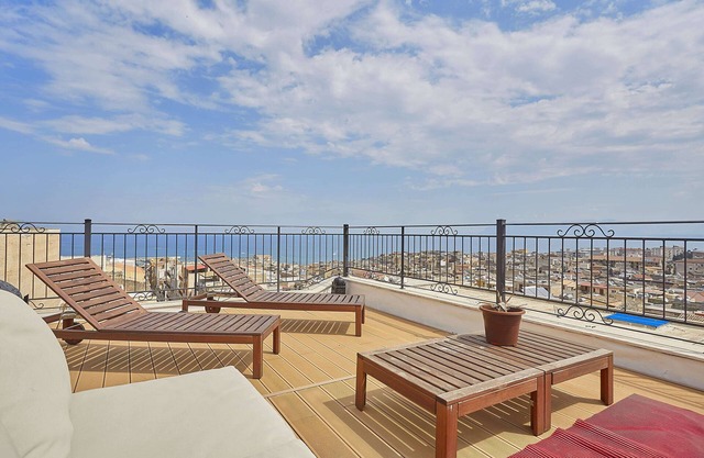 Old penthouse with beautiful sea view terraces