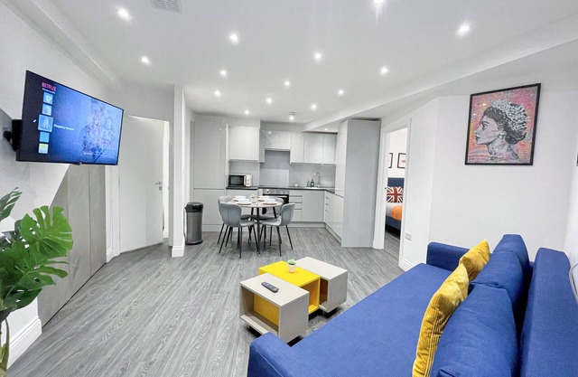 Old St 1-Bed flat w/Patio near Hoxton, Shoreditch