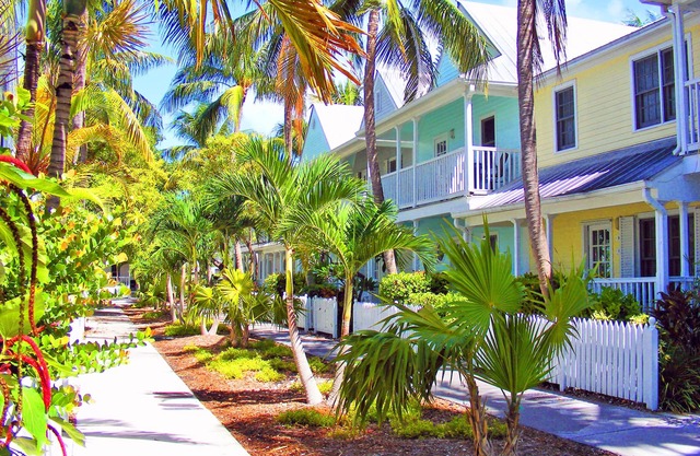 Old Town 2 Bicycles, Grill, WiFi, 1st Floor, Pool! Rent 30 days get 20% discount