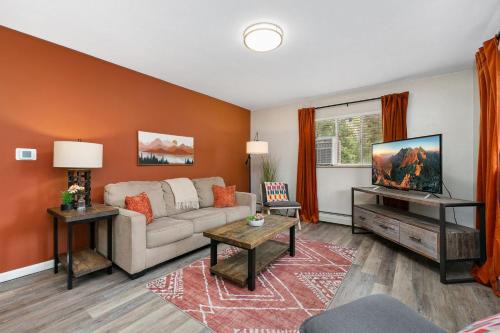 Old Town Condo by Library Park Walk Everywhere!