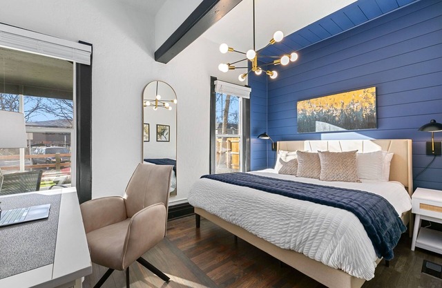 Old Town Retreat w/Hot Tub – Steps from CSU!