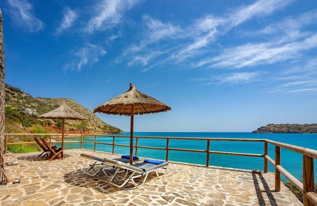 OLONDI: Spacy 1 Studio Plaka Beach Cottage