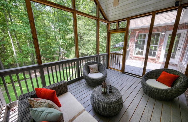 On border of Auburn & Opelika. Just off exit 57, easy access to both downtowns!