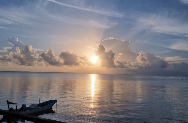 ON THE BEACH SEASIDE SUNRISE HAVEN 3 BEDROOMS WITH SEA VIEW