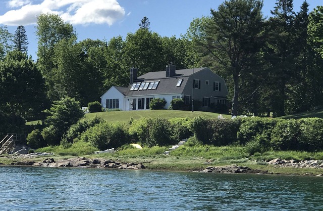 On the water, SPECTACULAR mountain/ocean views. Close to Acadia National Park.