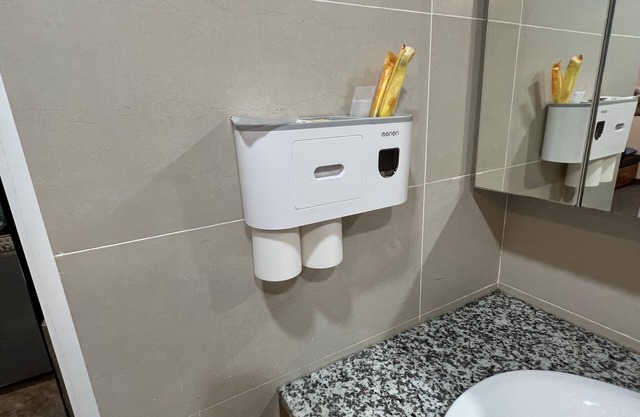 One bed room apartment near airport and full-funished