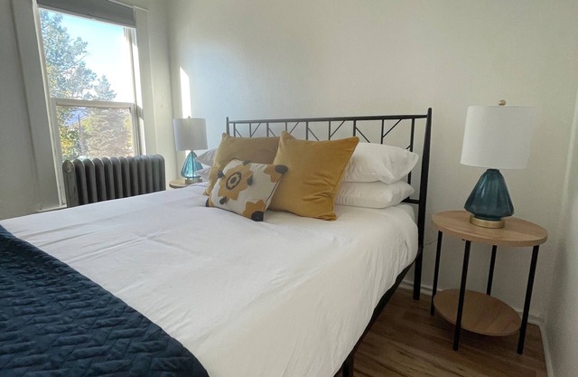One Bedroom Apartment Downtown