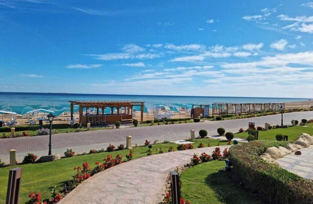 One bedroom "Beach Haven" in 5-stars resort with pool and private beach
