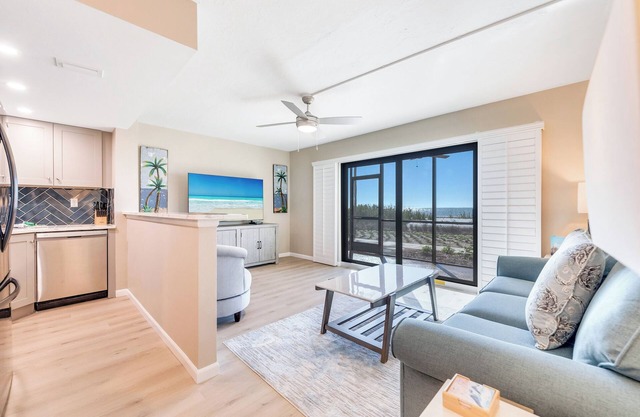 One-bedroom ground floor with easy access to beach and pool.