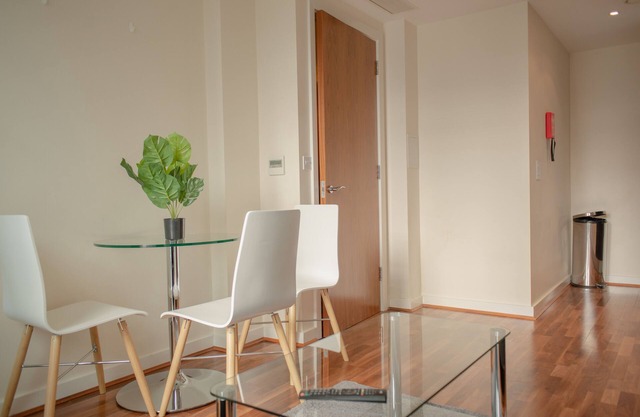 One Bedroom Serviced Apartment in Lamb's Passage London by MySquare