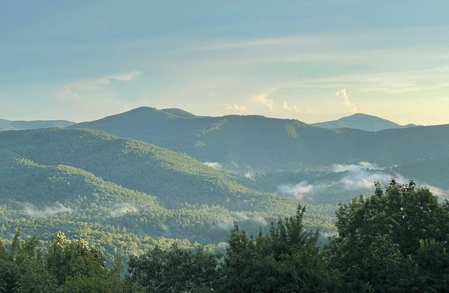 "One of the Best Views in all of WNC"-4240 ft elev-Indoor & Outdoor Fireplaces