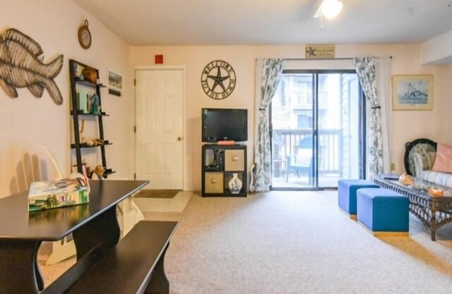 One of the most adorable 1 BR condo on the bayside. Central A/C and full kitchen